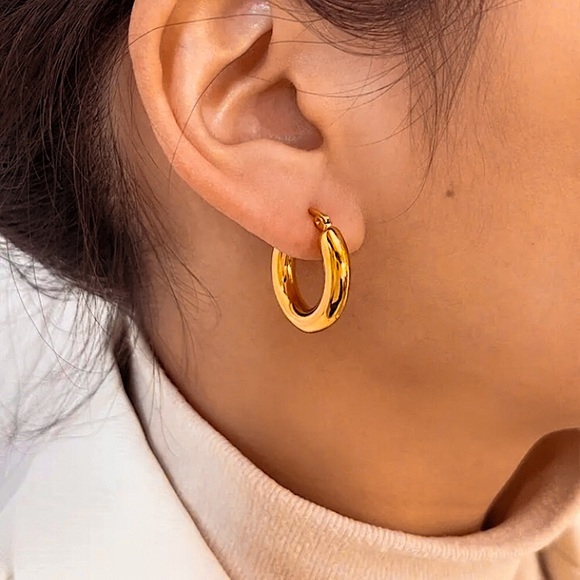 🔵𝟲𝟱%𝗢𝗙𝗙 𝗯𝘂𝗻𝗱𝗹𝗲𝘀 𝟯+🔵 NEW Classic Chunky Hoop Earrings - Picture 8 of 15